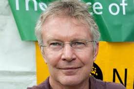 Neil Bragg receives Pearson Memorial Medal at HTA Garden Futures dinner