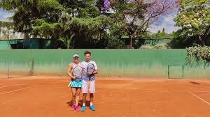 Hkta certified coach former junior tennis player full time trained at bollettieri tennis academy cantonese, mandarin, english coaching area: Professional Tennis Coaches In Barcelona About Us Fit In Tennis