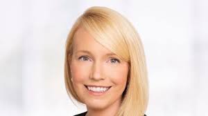 Sarah Dreyer's Instagram, Twitter & Facebook