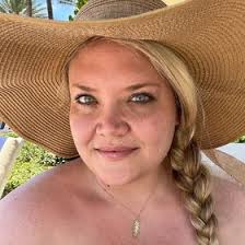 Lindsay Ingram (lindsayingram)