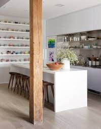 Amenager Une Cuisine Ilot Central Poutre Apparente Bois Loft Kitchen Kitchen Interior Kitchen Remodel