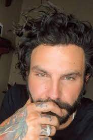 Confira grátis o perfil completo de wagner santiago com 0 cds promocionais, muitas músicas para baixar e ouvir, agenda de shows completa, fotos de instagram, video clipes e muitas novidades! Wagner Santiago Ex Bbb 18 Tem Video Intimo Vazado E Repercute Na Web Tomando Providencias Tv E Lazer Extra Online
