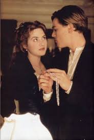 Kate winslet, the duchess of cornwall and rob brydon are among the famous faces who will take. Leonardo Dicaprio And Kate Winslet In Titanic 1997 Https T Co Iwgb4sjapx Leonardo Di Caprio Romantische Paarchen Titanic Film