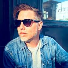 Melanie McLean (@auntiemelly)