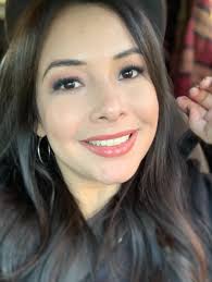 Básica mas não simples … Uma make com minha cara, feita pela amiga  @angelasantosmake ♥️ Em um dia comum por aqui … @amandasouzastudio