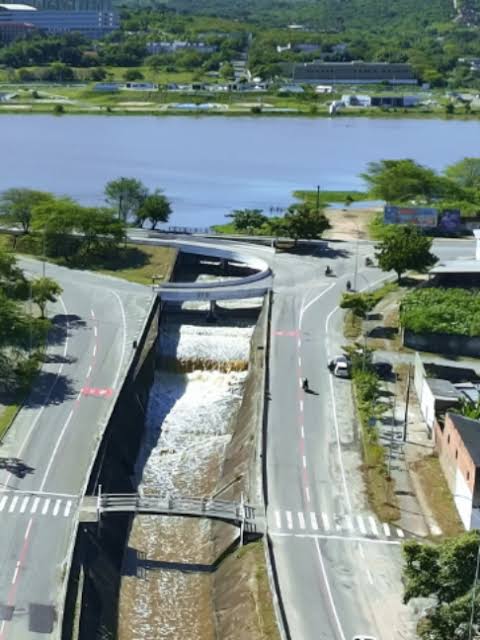O açude de bodocongó🚨 VOCÊ SABIA QUE O BERÇO DA CIÊNCIA EM CAMPINA GRANDE  COMEÇOU NAS ÁGUAS DE UM AÇUDE? 💧🌵 Quando se fala na infraestrutura e na  história de Campina Grande, o Açude Velho sempre rouba ...