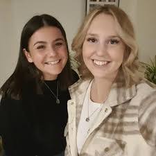 Rebecca Munn's Instagram, Twitter & Facebook