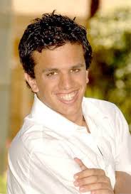 Asi Luce Hoy El Exparticipante De Amor Ciego Arie Elbelman Es Publicista Y Vive En Barcelona Tv Y Espectaculo Biobiochile