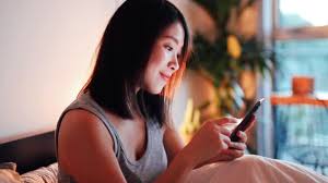 217 Japanese Woman Using Cell Phone Side View Videos And Hd Footage Getty Images