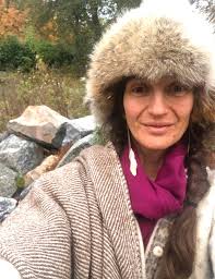 Where can I find a temporary place to stay near the ocean and connect with  like-minded individuals?