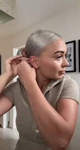 Flight Attendant Hair: Low Donut Bun Tutorial