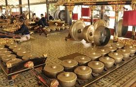 Menurut entjar tjarmedi dalam bukunya pengajaran degung, alat musik (instrumen: Alat Musik Tradisional Sunda Ayo Intip Bersama Penikmat Musik