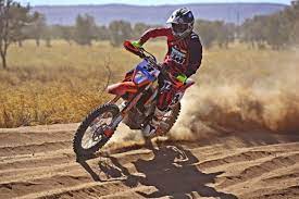 The next following years would be a rivalry between cars and bikes to see who could take home the title of kings of the desert. Locals Top Bikes After Day 1 Of Finke Desert Race Speedcafe