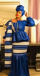 Model robe pagne avec dentelle. Beautiful African Outfit With Cultural Touch Latest African Fashion Dresses Short African Dresses African Fashion
