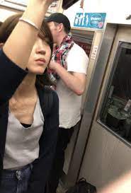 電車内胸チラ（※乳首ポロリあり）画像まとめ - 性癖エロ画像 センギリ