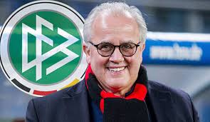 Der nazivergleich von präsident fritz keller beschäftigt den dfb weiter: Dfb Prasident Fritz Keller Im Portrat Fritz Walters Patenkind Grindel Gegner Und Aldi Lieferant
