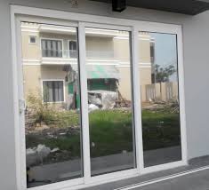 Jemari kiri lisa erat menggenggam tangan suaminya yang tengah pulas tertidur, sementara tangan kanannya menulis. Aneka Pintu Sliding Modern Dan Minimalis Dengan Upvc Kusenupvcalumunium Com