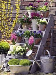 Via Livingathome De Blumentreppe Fruhlingsblumen Garten