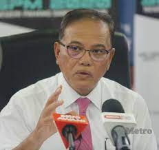 Wan rosdy bin wan ismail (born 1 october 1958 citation needed) is the fourteenth and current menteri besar of malaysian state of pahang. Bina 100 Lagi Rumah Rumah Rakyat Pahang