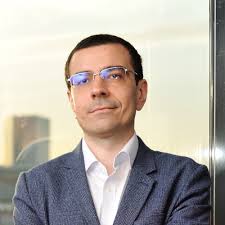 Learn about the Mentors helping entrepreneurs in our program