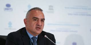 Alman lisesi'nde öğrenciyken düzenlediği tur organizasyonlarıyla. Mehmet Nuri Ersoy Kimdir Mehmet Nuri Ersoy Ozgecmis Genclik Haber Sitesi On5yirmi5 Com