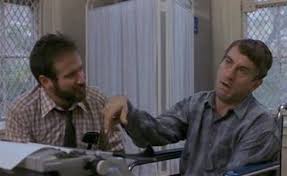 Nörolog malcolm sayer, yeni çalışmaya başla. Awakenings Movie Review For Parents