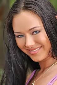 Veronica Clinton's Instagram, Twitter & Facebook