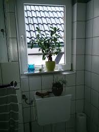 Ablage Am Fenster Jetzt Kann Man Es Offnen Ohne Gleich Die Fensterbank Leerraumen Zu Mussen Ablage Fenster Selbstgemacht