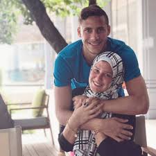 مشهد جنسي سوري تم منعه من العرض في مسلسلات رمضان 2017. Ø±Ù…Ø¶Ø§Ù† ØµØ¨Ø­ÙŠ ÙˆØ²ÙˆØ¬ØªÙ‡ Ø­Ø¨ÙŠØ¨Ù‡ Ngm Algmahir Ù†Ø¬Ù… Ø§Ù„Ø¬Ù…Ø§Ù‡ÙŠØ± Facebook