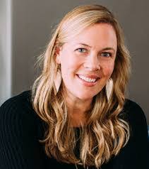 Stephanie Carter's Instagram, Twitter & Facebook