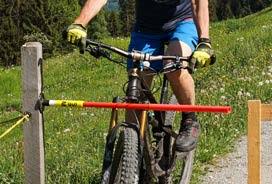 Zaundurchgänge für Wandernde und Mountainbikende