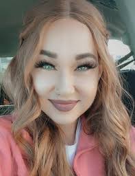 Lynn Edens's Instagram, Twitter & Facebook