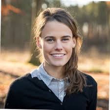 Barselslivet er her officielt startet, og det næste lange stykke tid  forventer jeg at have ny ledelse i min hverdag.