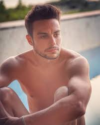 «πρέπει να έχεις όλο το πακέτο για να κερδίσεις το x factor». Arhs Makrhs Exei Epafes Me Ta Ypoloipa Melh Twn Boys And Noise Osa Apokalypse Photos Gossip Tv Gr