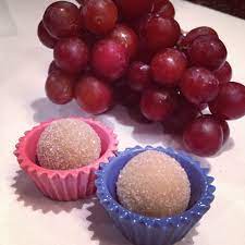 Grapes Wrapped In White Chocolate Brigadeiro Brazilian Sweets Desserts Brunch Recipes