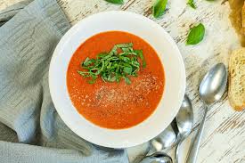 Frische Tomatensuppe Nach Jamie Oliver Frische Tomatensuppe Tomaten Suppe Suppe Rezept Einfach
