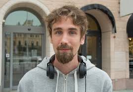 Fem röster: Hur mycket använder du sociala medier och tycker du det är  lagom?