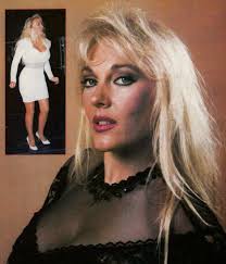 Bret Hart sketching a group portrait of his fellow wrestlers. To entertain  his colleagues, Hart regularly created witty, illustrated narratives