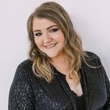 Nikki Atkinson's Instagram, Twitter & Facebook