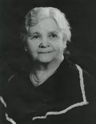 Annie Squires's Instagram, Twitter & Facebook