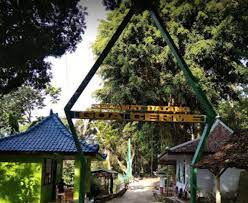 Sate klatak pak pong juga terkenal dengan murahnya, cuma rp 12.000 saja. Wisata Imogiri Archives Campa Tour And Event