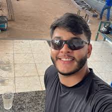 Kvaratskhelia, do Napoli, foi eleito o melhor jogador do mês de agosto na  Série A Italiana.