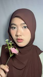 Hey , I am a model and I am looking for collaborations . All the things you  need are in the comp card below , feel free to DM for collaborations.