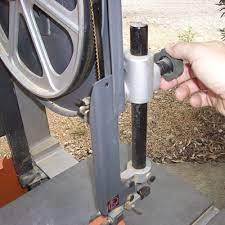 Prepare the blade for changing the band saw blades are packaged generally to form a tight coil, so our first step is to unravel this coil. How To Properly Change Band Saw Blades