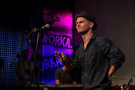 Vito bambino niedawno zdecydował się rozpocząć solową karierą pod skrzydłami polskiego oddziału def jam recordings. Mateusz Dopieralski Wikipedia Wolna Encyklopedia