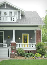 What colors go well with red brick? The Best Paint Colors For Your Front Door
