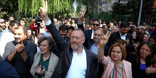 Hdp (halkların demokratik partisi) 27 ekim 2013'te kuruldu. Turkische Offensive In Nordsyrien Zahlreiche Hdp Politiker Verhaftet Taz De