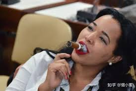 中国首届雪茄挑战赛揭秘四：裁判委员会都有什么牛人？