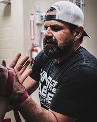 Louis Barrera's Instagram, Twitter & Facebook