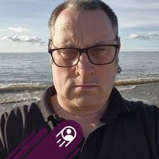 Which Bumblebee toy is better, the 1984 or 1989 version?